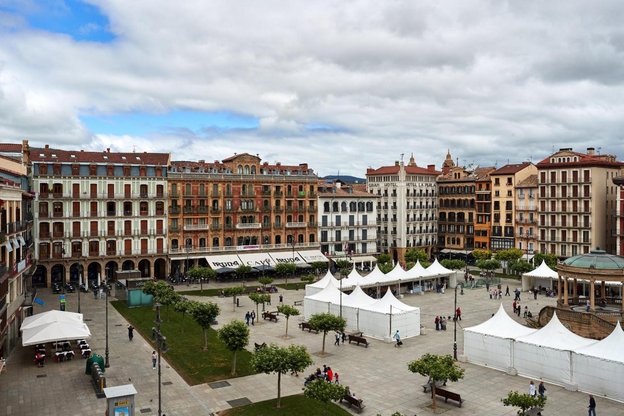 Tuapartamento - Boutique Plaza Del Castillo 29 Pamplona Exterior foto