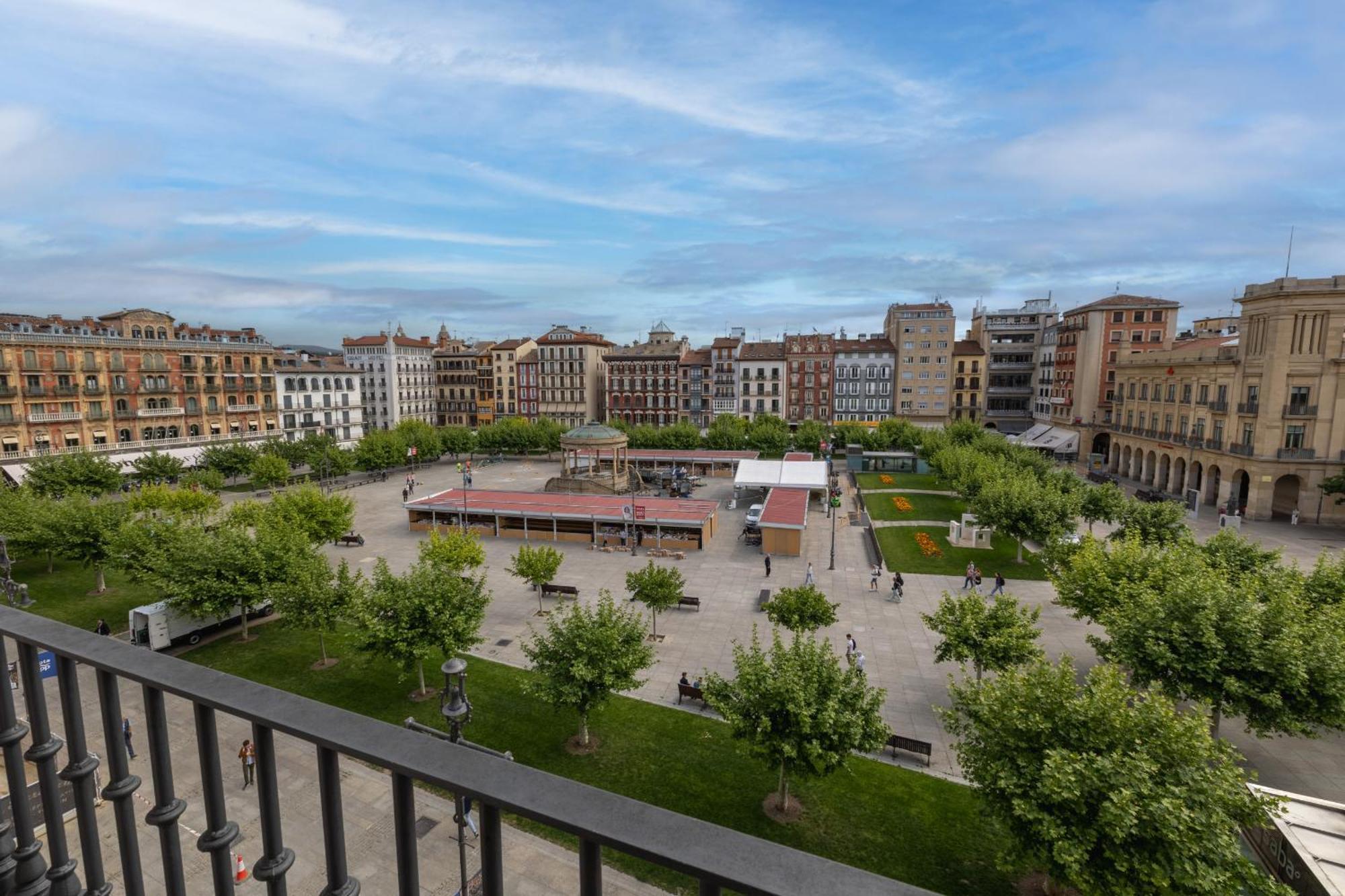 Tuapartamento - Boutique Plaza Del Castillo 29 Pamplona Exterior foto